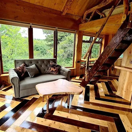 Noah's Lookout Treehouse, Floating Nature Escape
