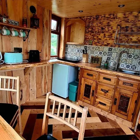 Noah's Lookout Treehouse, Floating Nature Escape Macroom