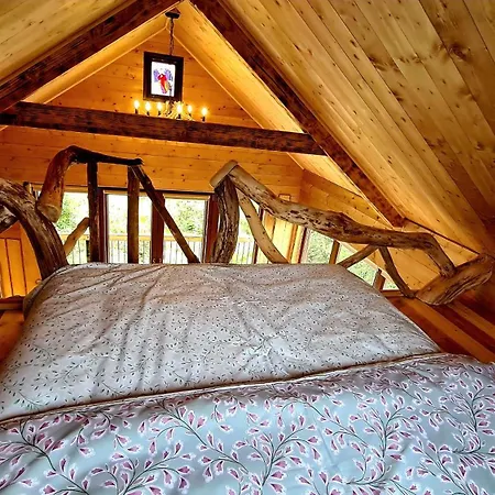 Noah's Lookout Treehouse, Floating Nature Escape * Macroom