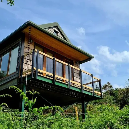Chalé Noah's Lookout Treehouse, Floating Nature Escape