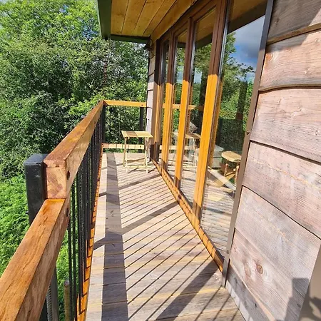 Noah's Lookout Treehouse, Floating Nature Escape Chalé Macroom